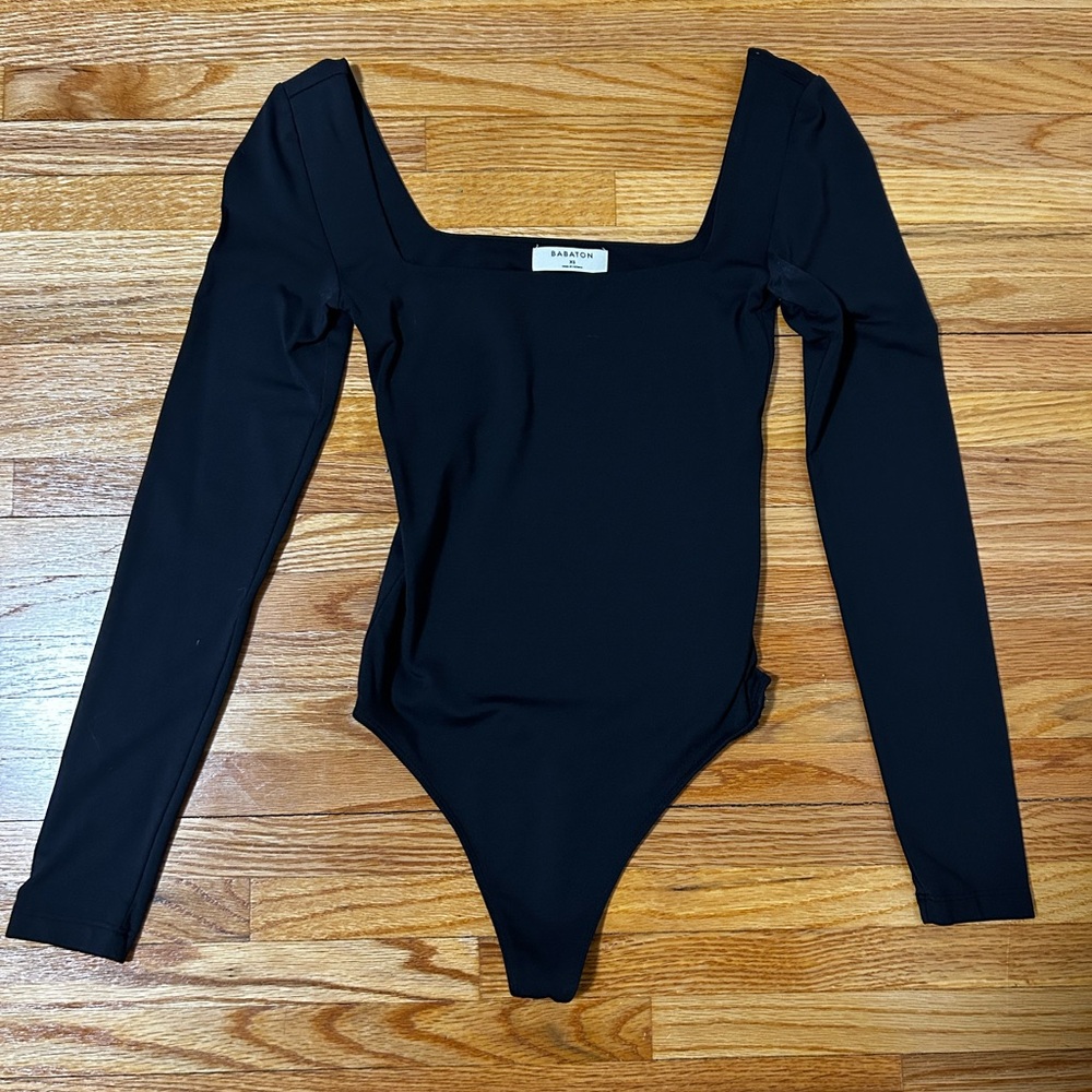 Aritzia Babaton Contour Square Neck Bodysuit